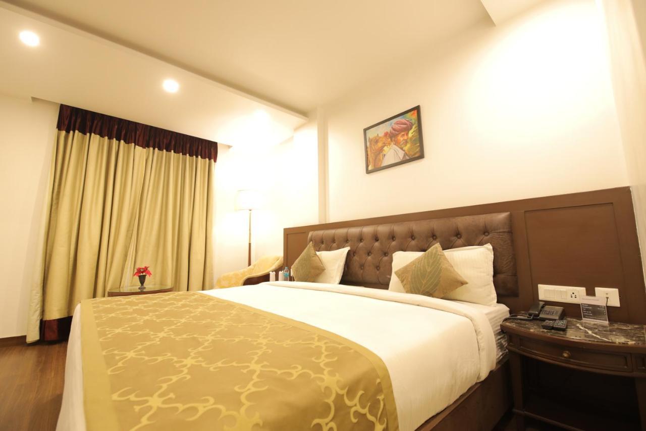 Airport Hotel Bollywood Paradise Ню Делхи Екстериор снимка