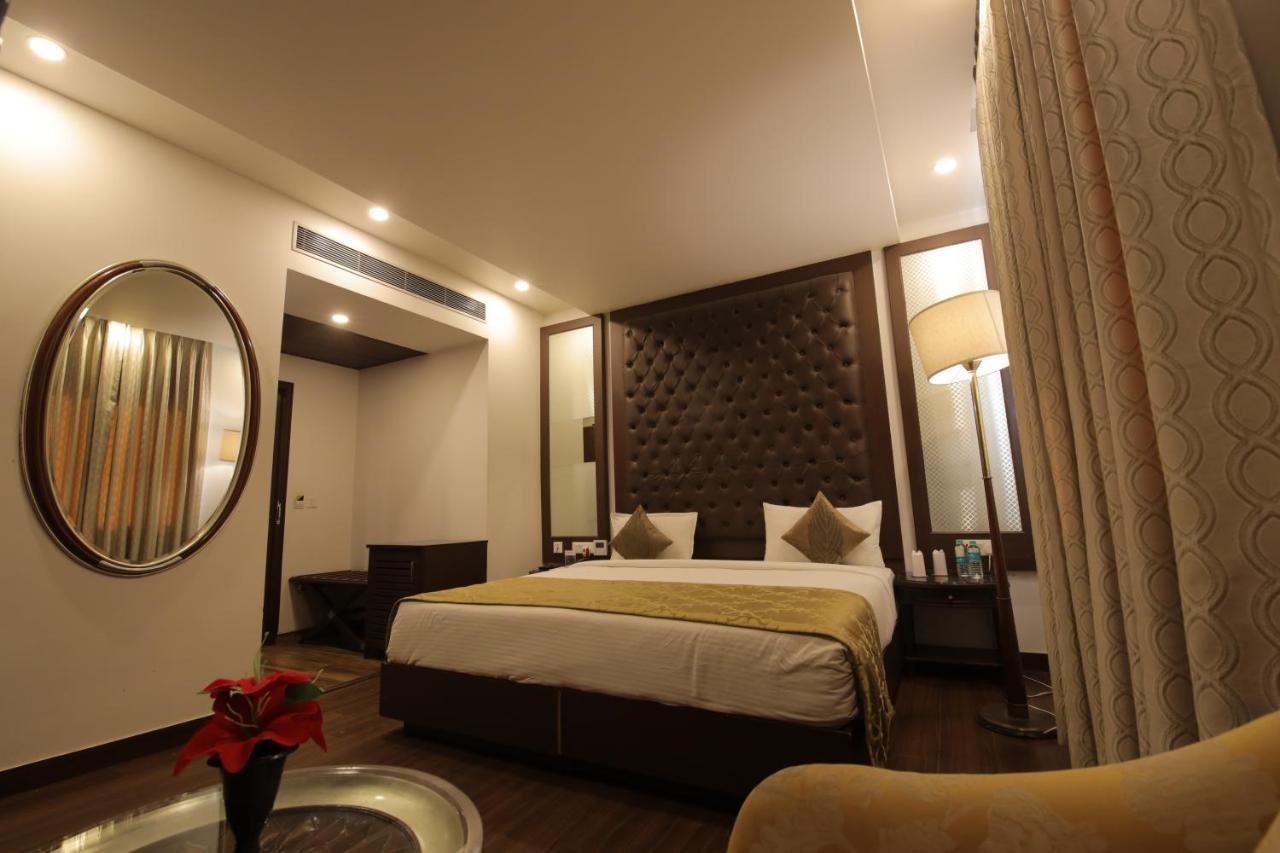 Airport Hotel Bollywood Paradise Ню Делхи Екстериор снимка