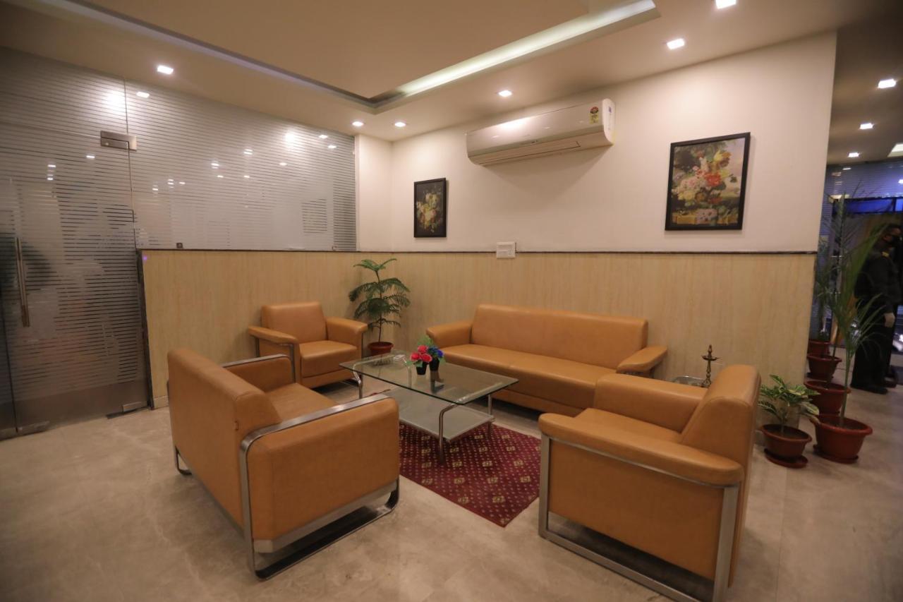 Airport Hotel Bollywood Paradise Ню Делхи Екстериор снимка