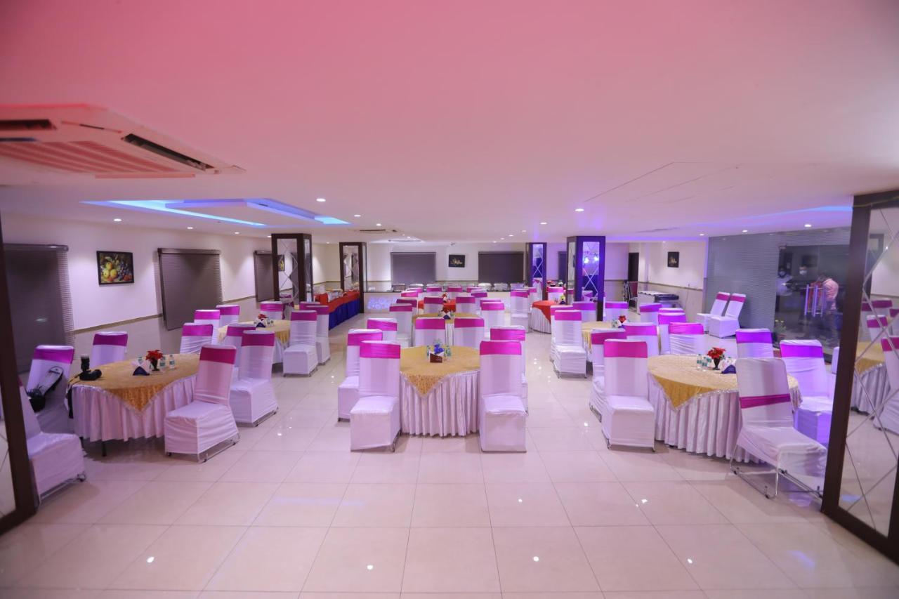 Airport Hotel Bollywood Paradise Ню Делхи Екстериор снимка
