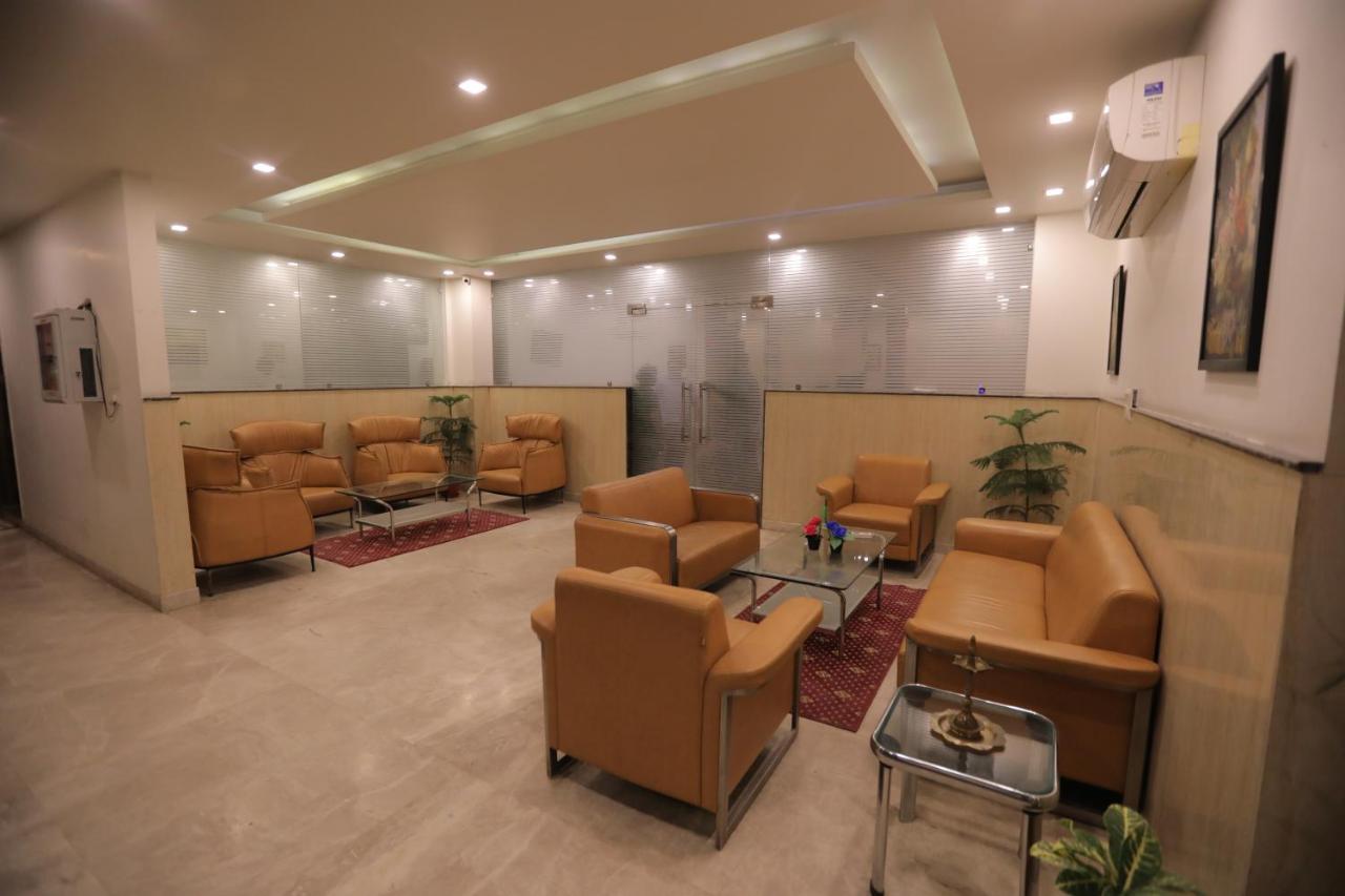 Airport Hotel Bollywood Paradise Ню Делхи Екстериор снимка