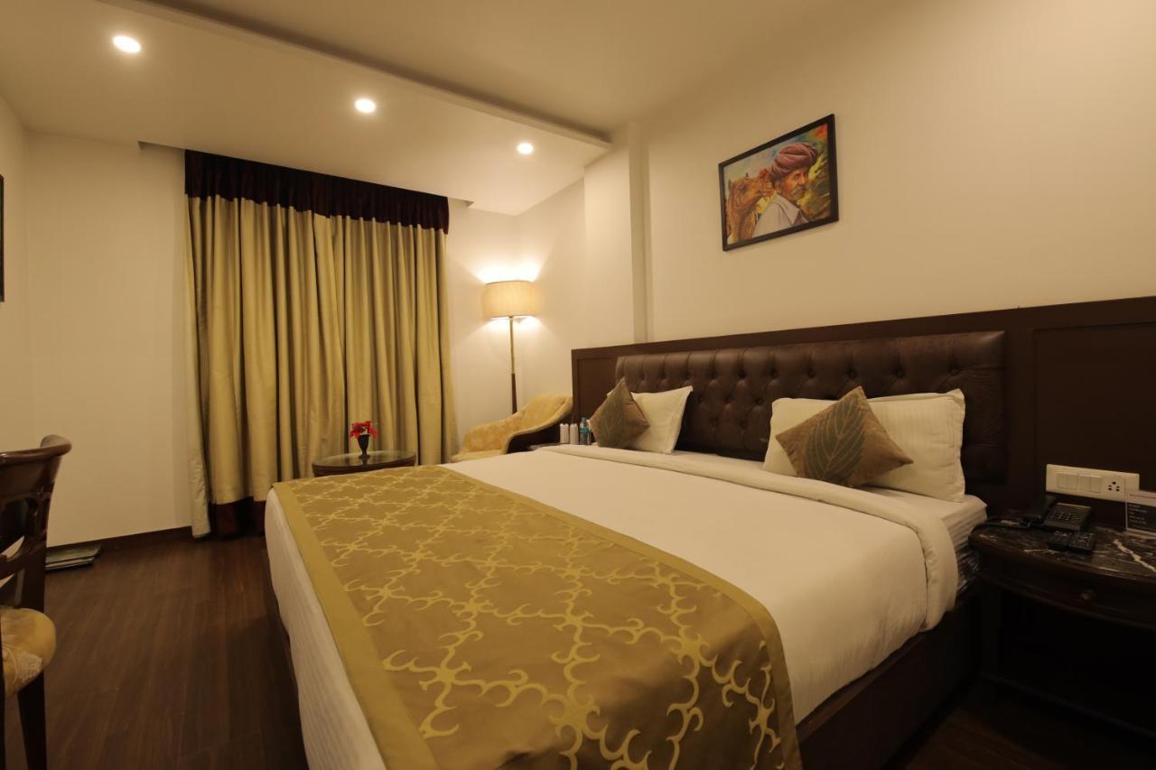 Airport Hotel Bollywood Paradise Ню Делхи Екстериор снимка
