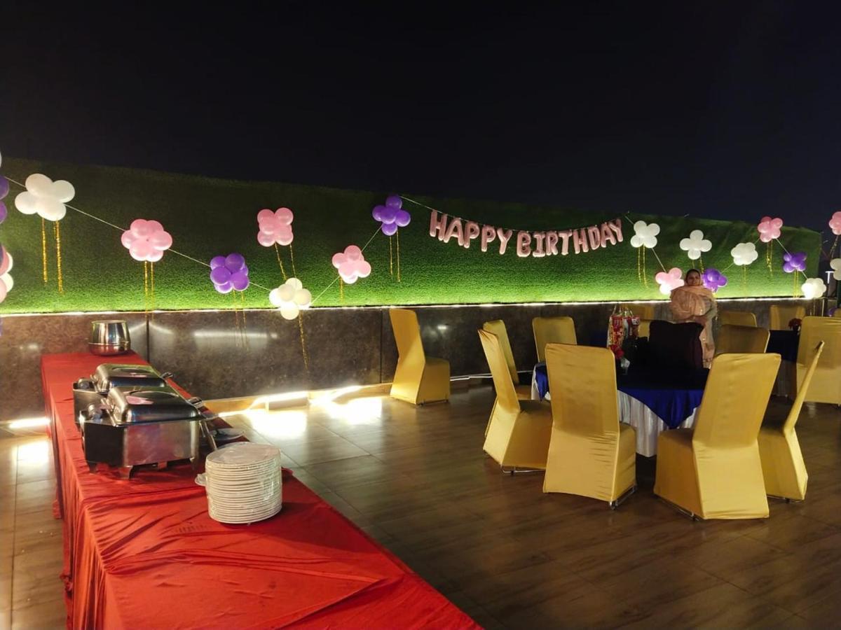 Airport Hotel Bollywood Paradise Ню Делхи Екстериор снимка